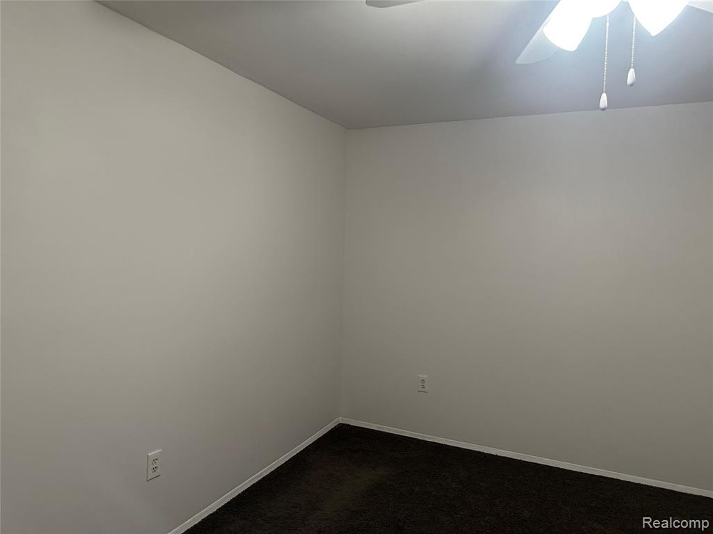 24243 Bashian Drive, Novi, MI — Photo 27