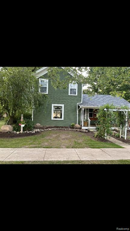 502 GENESEE Avenue, Gaines Vlg, MI 48436 — front exterior