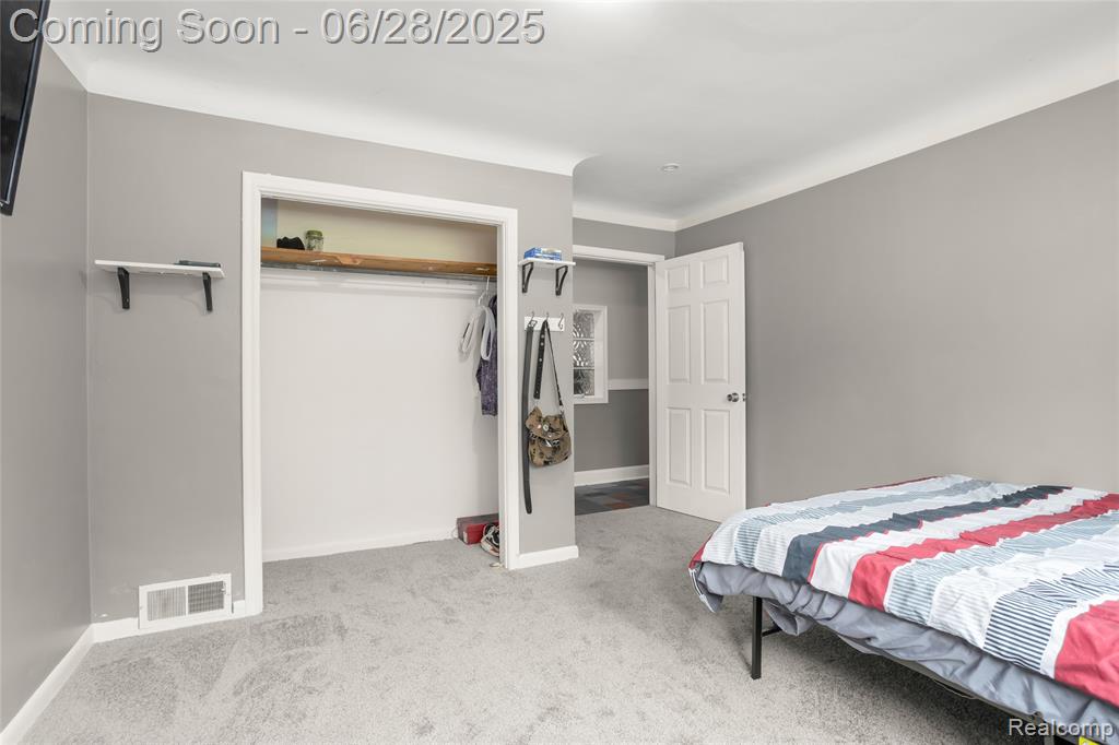 5204 Ashley Street, Detroit, MI 48236 — Photo 24