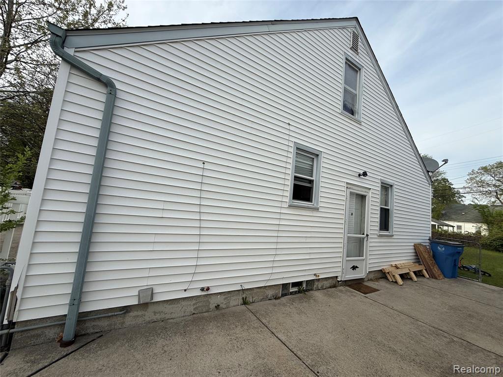 7618 Hazelton Street, Dearborn Heights, MI 48127 — Photo 19