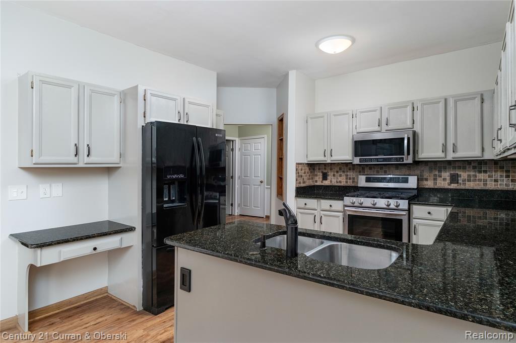 3888 Palisades Boulevard, Ypsilanti, MI 48197 — Photo 13