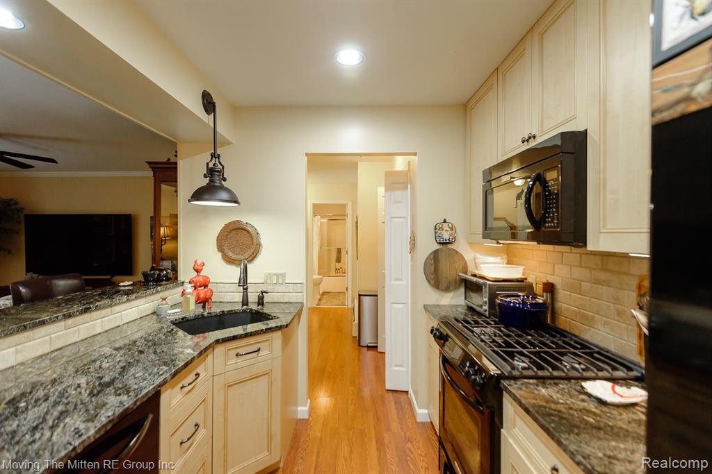39925 Willis Road, Belleville, MI 48111 — Photo 14