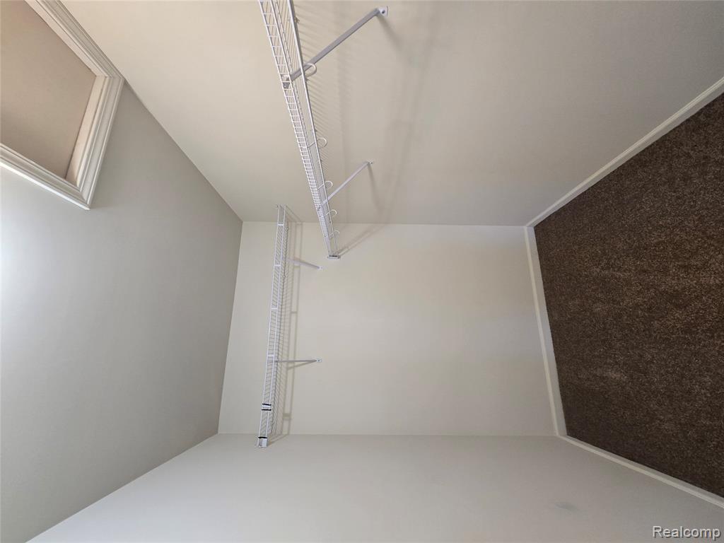 27640 HIDDEN OAKS Drive, Trenton, MI 48183 — Photo 10