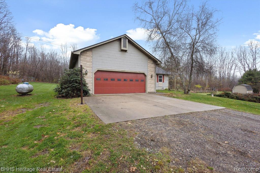 5904 W ALLEN Road, Fowlerville, MI 48836 — Photo 37