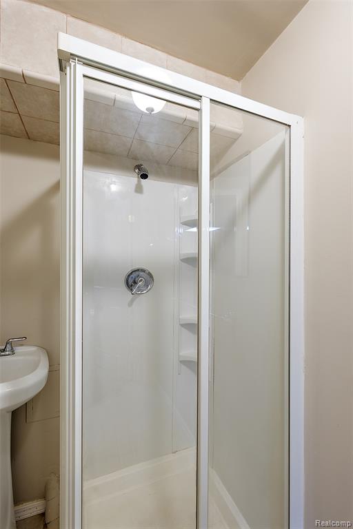 19208 W 11 Mile Road, Lathrup Village, MI 48076 — Photo 51