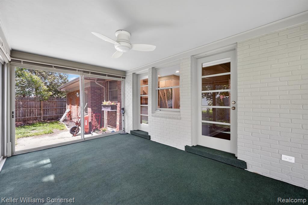 1681 Oxford Road, Grosse Pointe Woods, MI 48236 — Photo 18