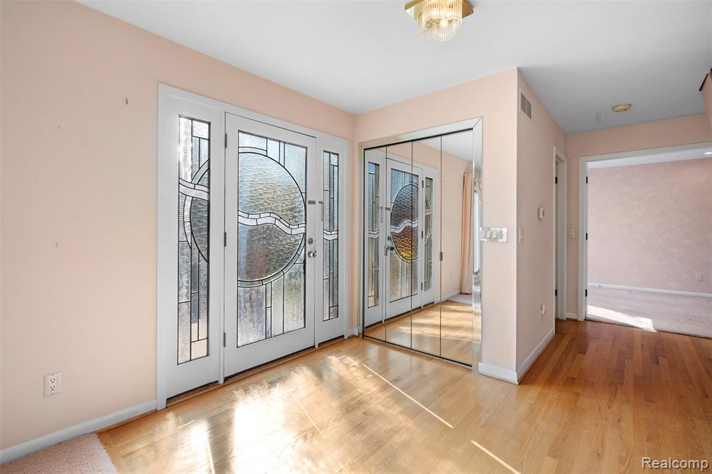 4724 Tara Court, West Bloomfield, MI 48323 — Photo 5