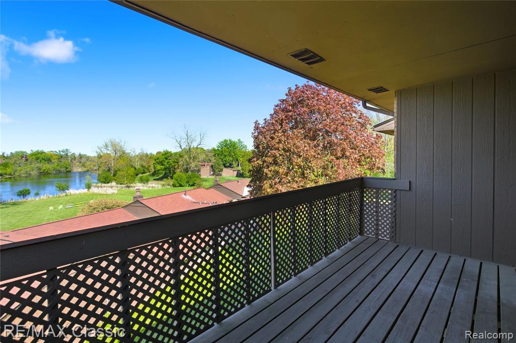 3961 Chablis Street, West Bloomfield, MI 48323 — Photo 37