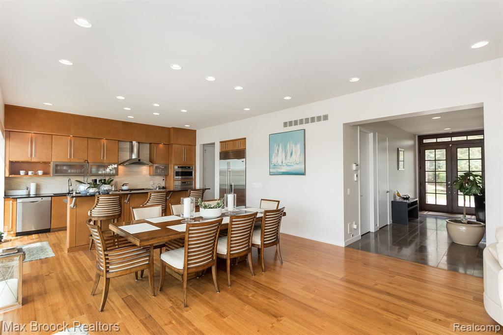 5681 SHORE Drive, Orchard Lake Village, MI 48324 — Photo 12
