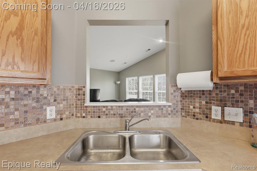 26625 Kirkway Circle, Woodhaven, MI 48183 — Photo 10
