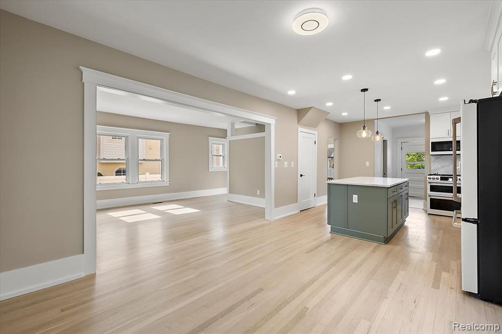 776 W LINCOLN Street, Birmingham, MI 48009 — Photo 6
