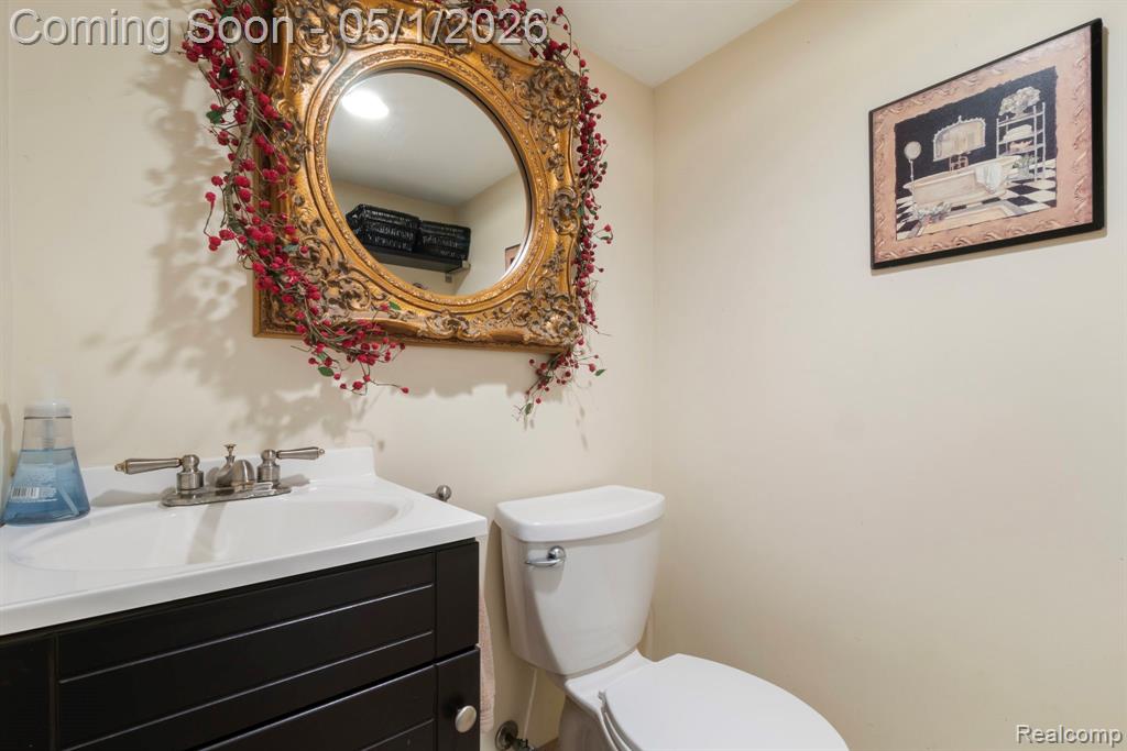 31737 Waltham Court, Beverly Hills, MI 48025 — Photo 41