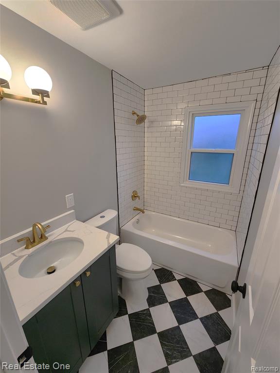 628 E JARVIS Avenue, Hazel Park, MI 48030 — Photo 10