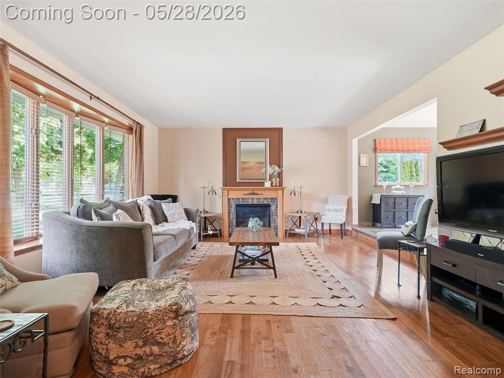 21156 Robinson Street, Farmington, MI 48336 — Photo 4