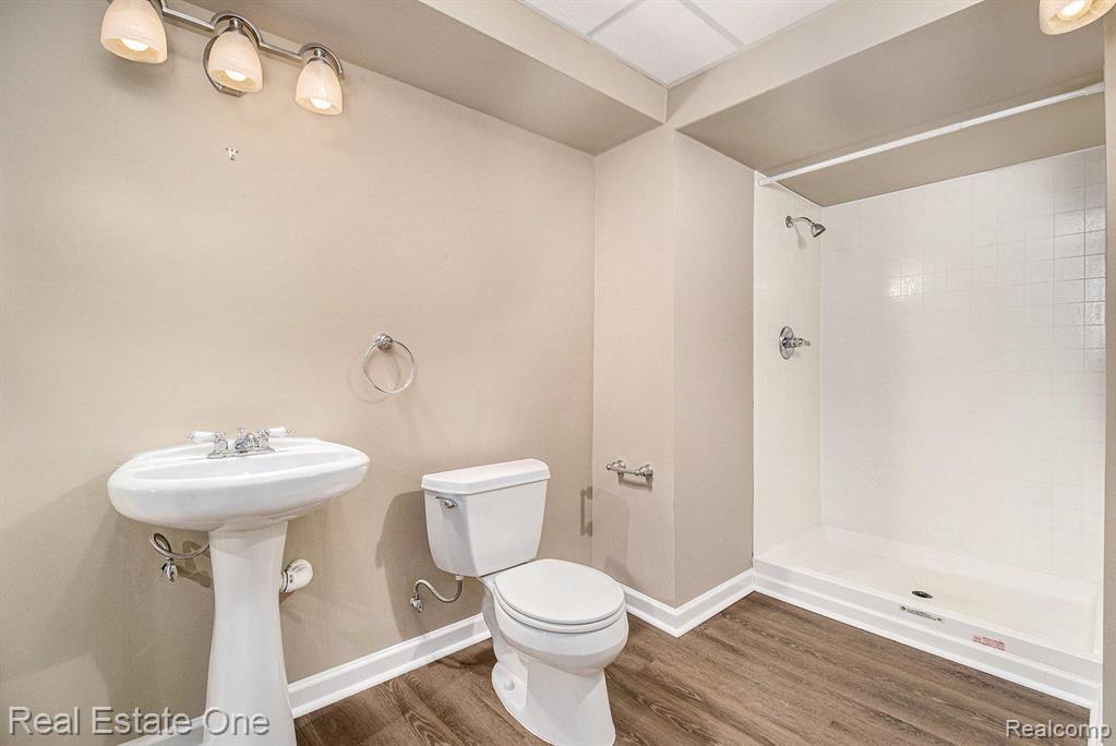 4205 Honeysuckle Drive, Sterling Heights, MI 48314 — Photo 15