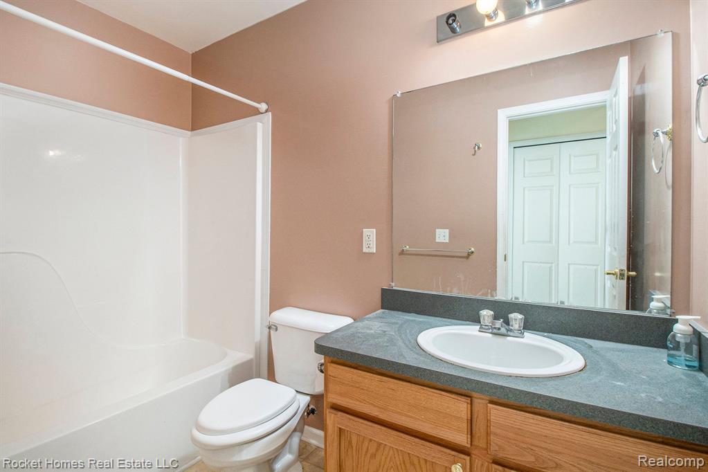 7256 MAPLELAWN Drive, Ypsilanti, MI 48197 — Photo 20