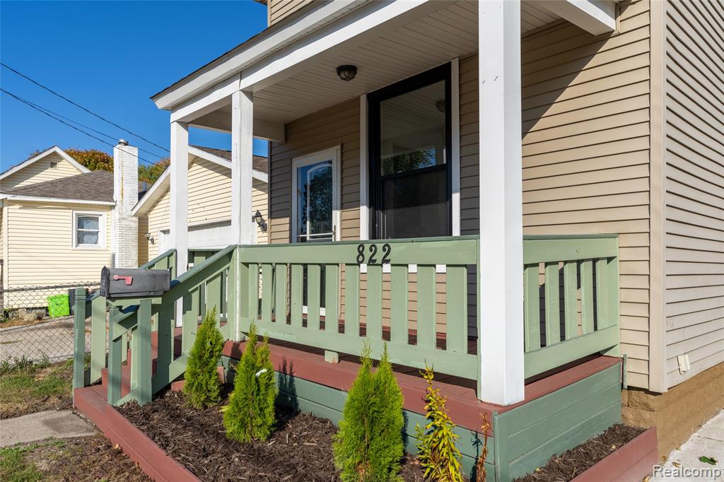 822 Saint Clair Street, Port Huron, MI 48060 — Photo 4