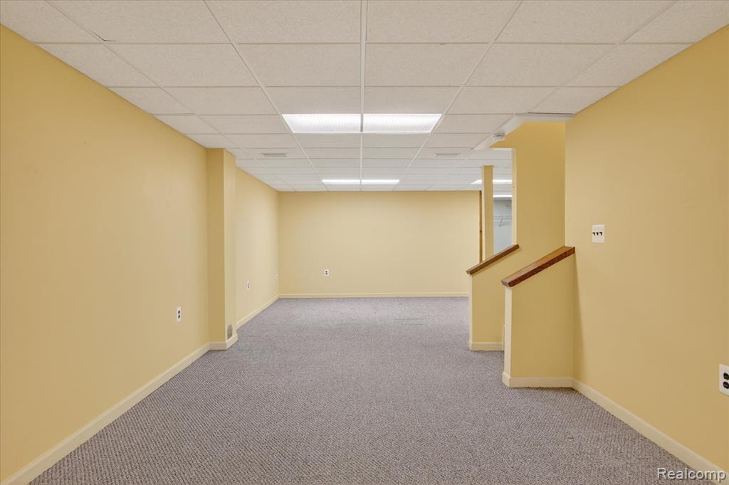 4364 S Meadow Drive, Waterford, MI 48329 — Photo 40