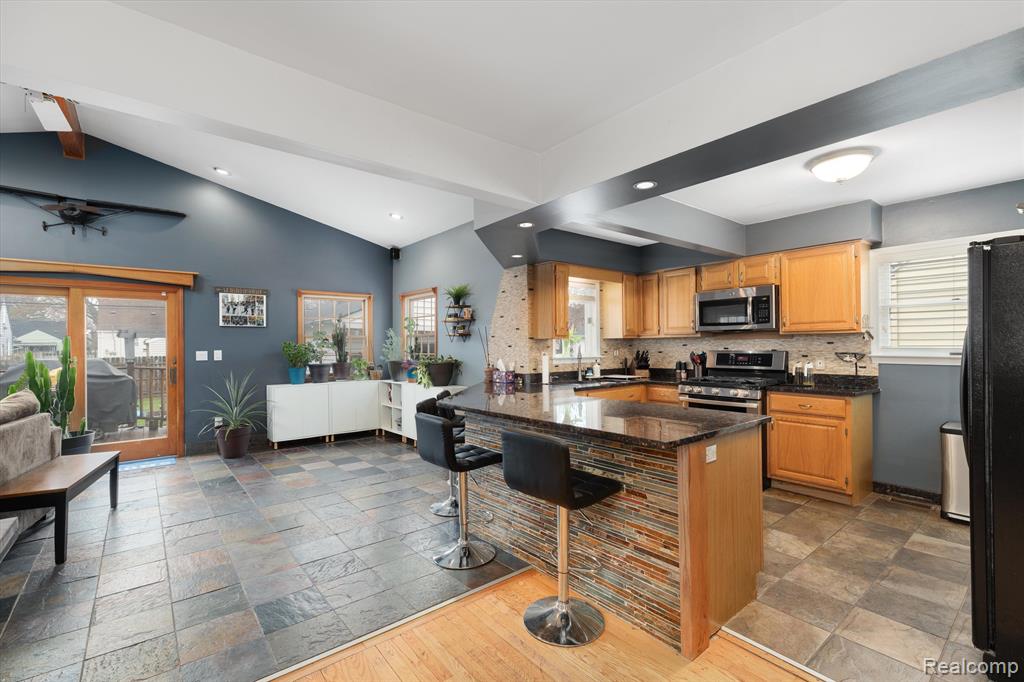 820 N BLAIR Avenue, Royal Oak, MI 48067 — Photo 6