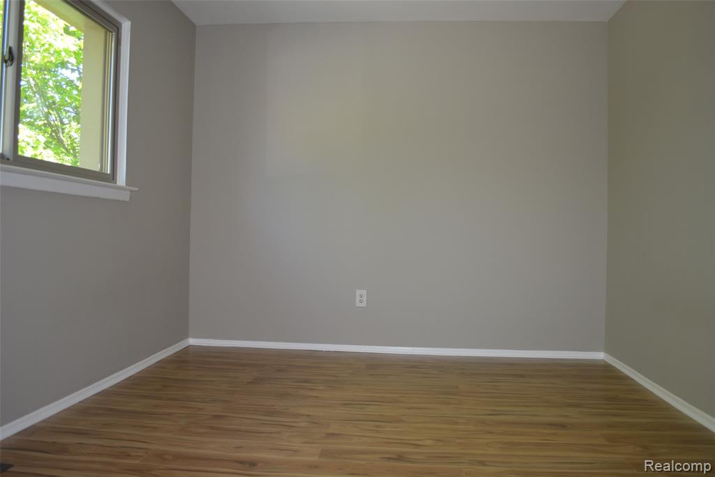 3883 OLD CREEK Road, 18, Troy, MI 48084 — Photo 38