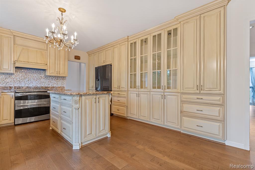 6786 TORYBROOKE Circle, West Bloomfield, MI 48323 — Photo 19