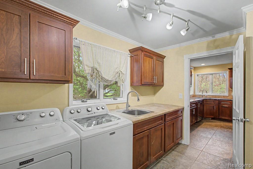 1160 S Garner Road, Milford, MI 48380 — Photo 15