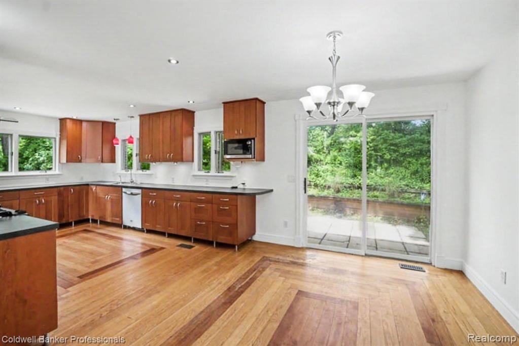 8965 Sherwood Drive, Davisburg, MI 48350 — Photo 12