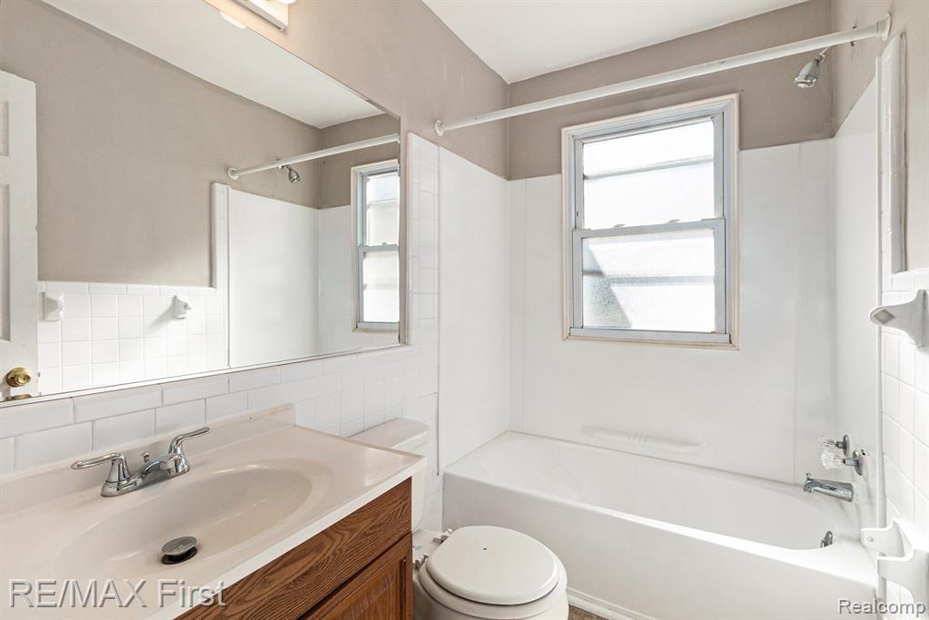 5584 Toepfer Road, Warren, MI 48091 — Photo 16