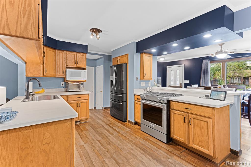 21849 E Chipmunk Trail, Woodhaven, MI 48183 — Photo 19