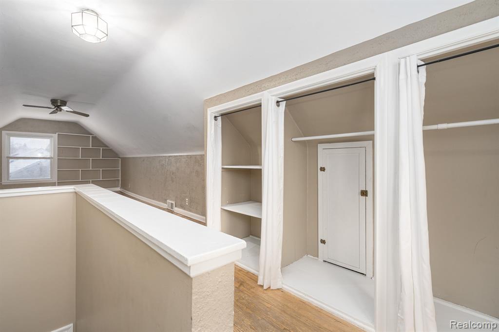 6585 Dolphin Street, Dearborn Heights, MI 48127 — Photo 19