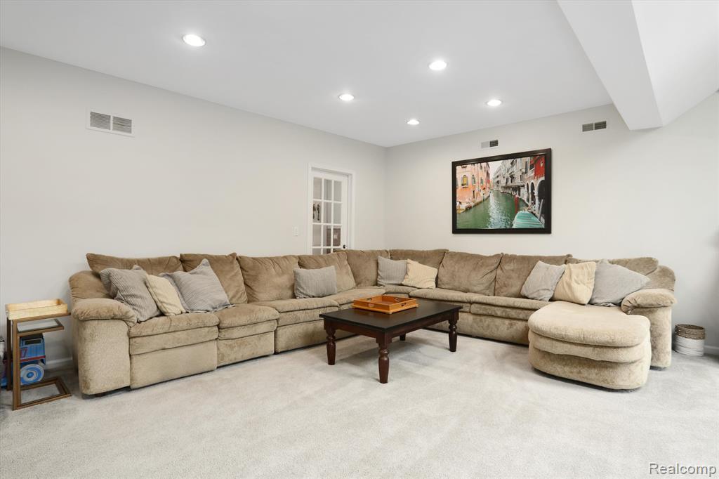 6709 Heatheridge Drive, Saline, MI 48176 — Photo 8