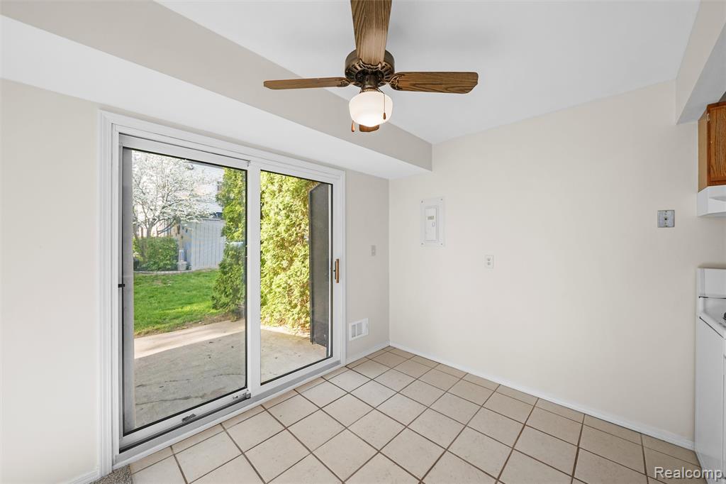 41257 S Woodbury Green Drive, Belleville, MI 48111 — Photo 14