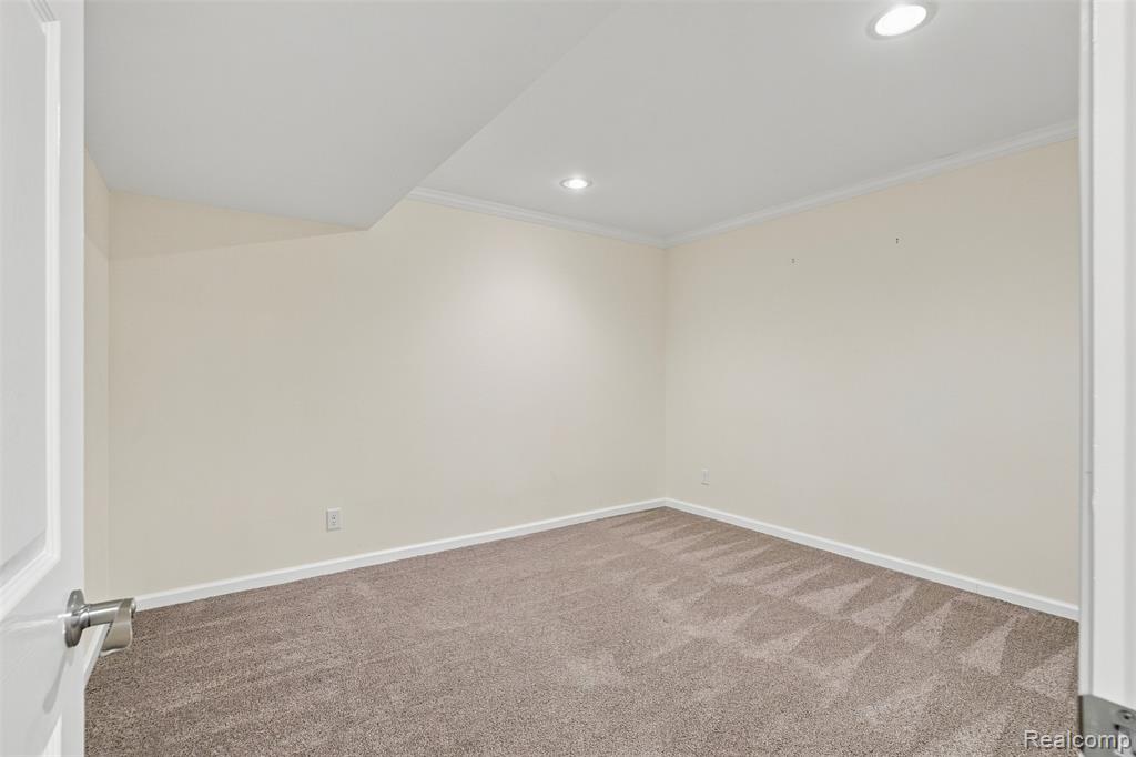 49894 Bloomsbury Lane, Macomb, MI 48044 — Photo 68