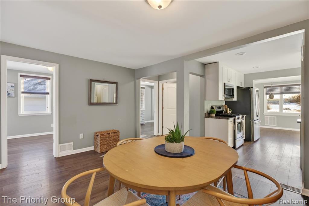 636 Lakeview Drive, White Lake, MI — Photo 15