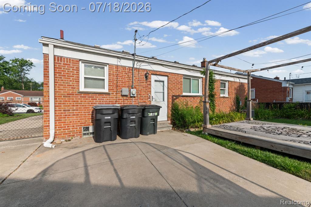 8950 Brentwood Street, Livonia, MI 48150 — Photo 5