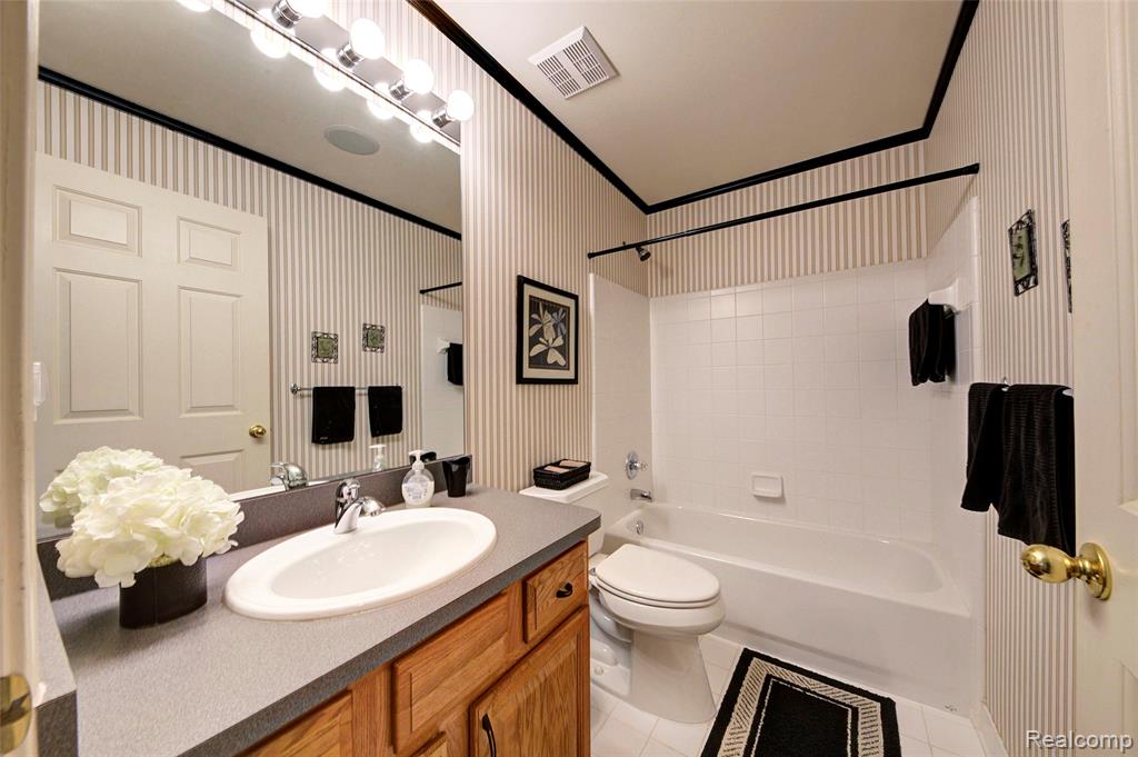2577 Cleveland Way, Canton, MI 48188 — Photo 17