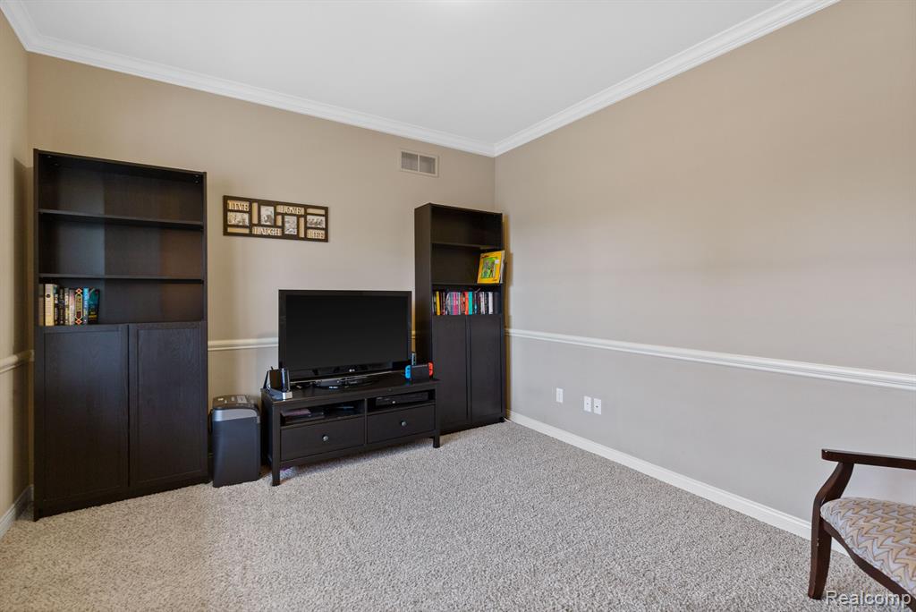 49751 GOLDEN PARK Drive, Shelby Twp, MI 48315 — Photo 19