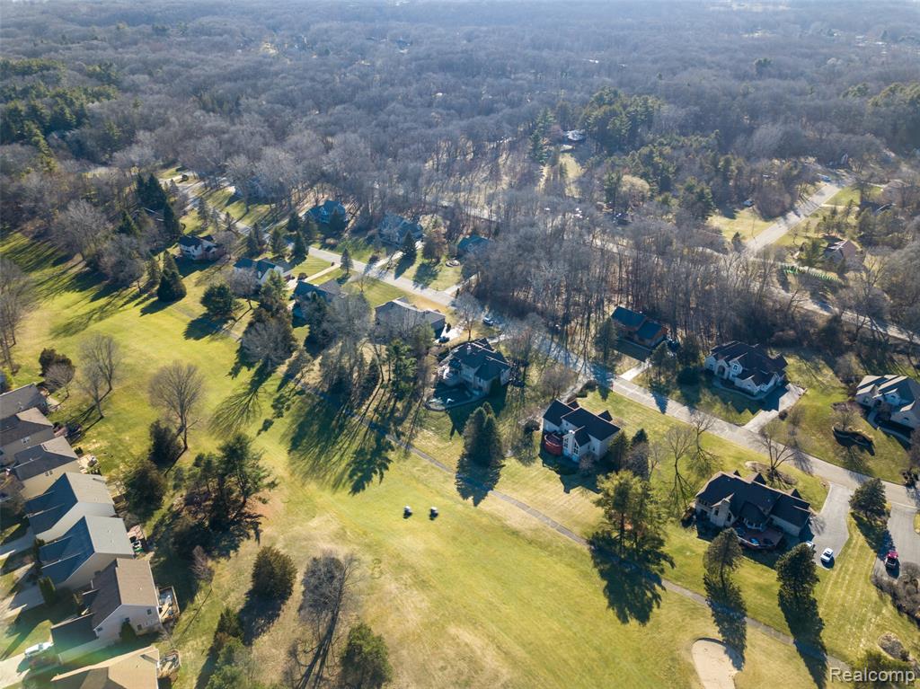 9833 Rolling Greens Drive, Pinckney, MI 48169 — Photo 42