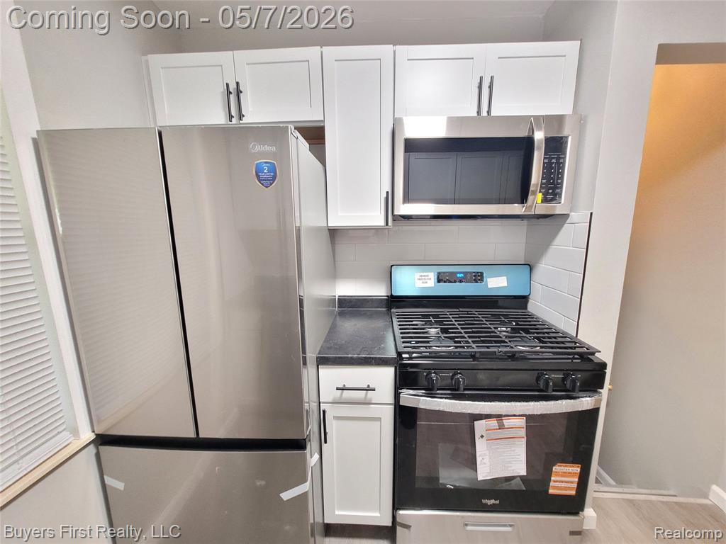 22084 Normandy Avenue, Eastpointe, MI 48021 — Photo 9