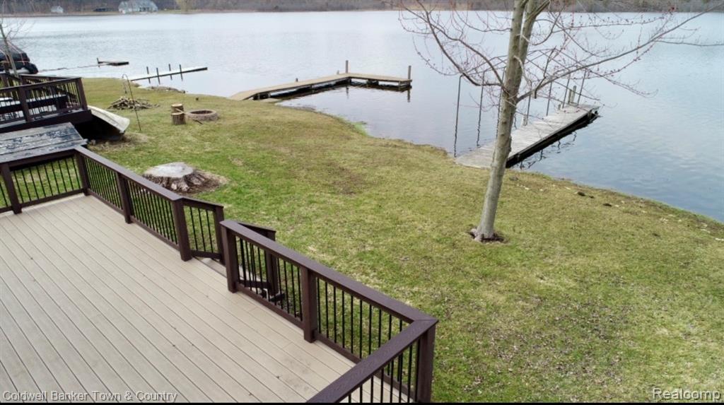 2705 Melvin Drive, Pinckney, MI 48169 — Photo 2
