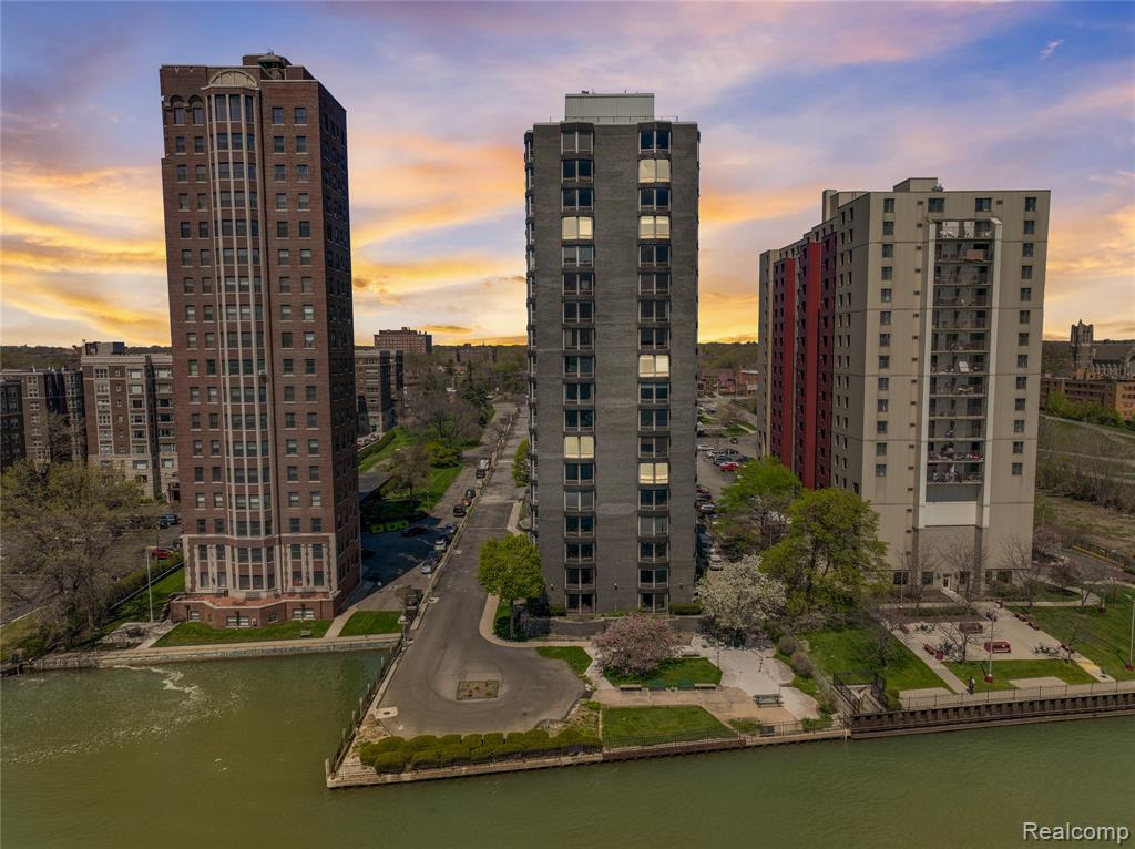 8200 E Jefferson Avenue, 411, Detroit, MI 48214 — front exterior