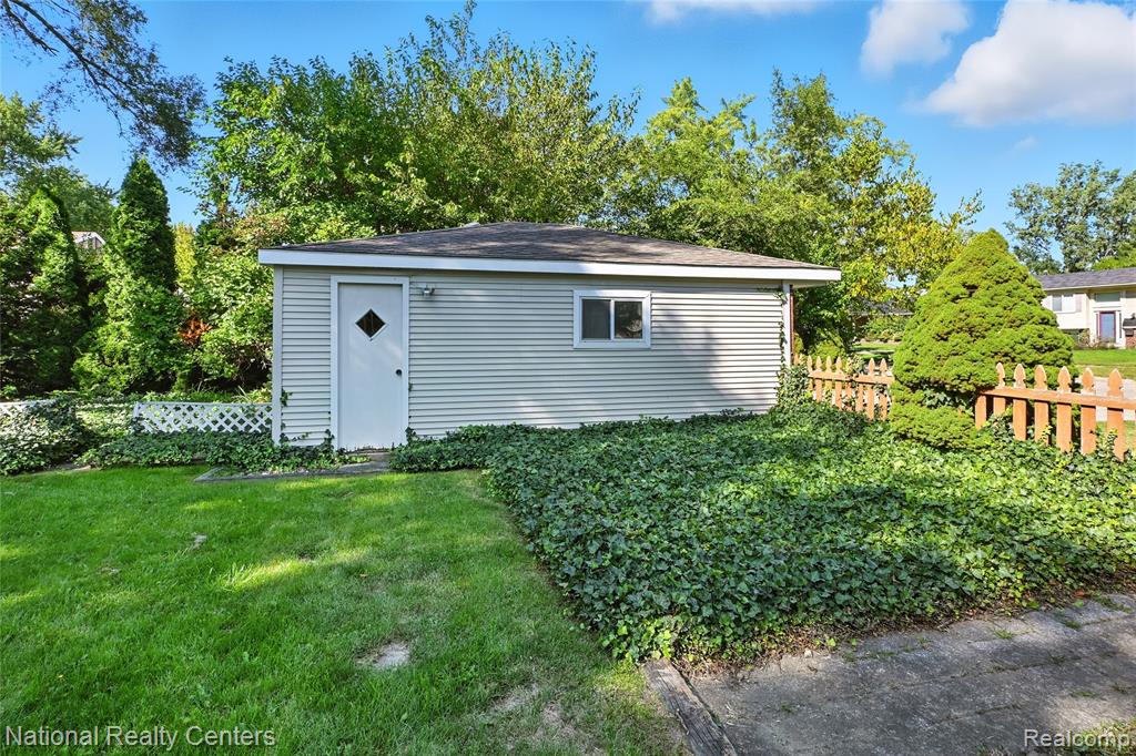 9365 Tavistock Dr., Plymouth, MI 48170 — Photo 14