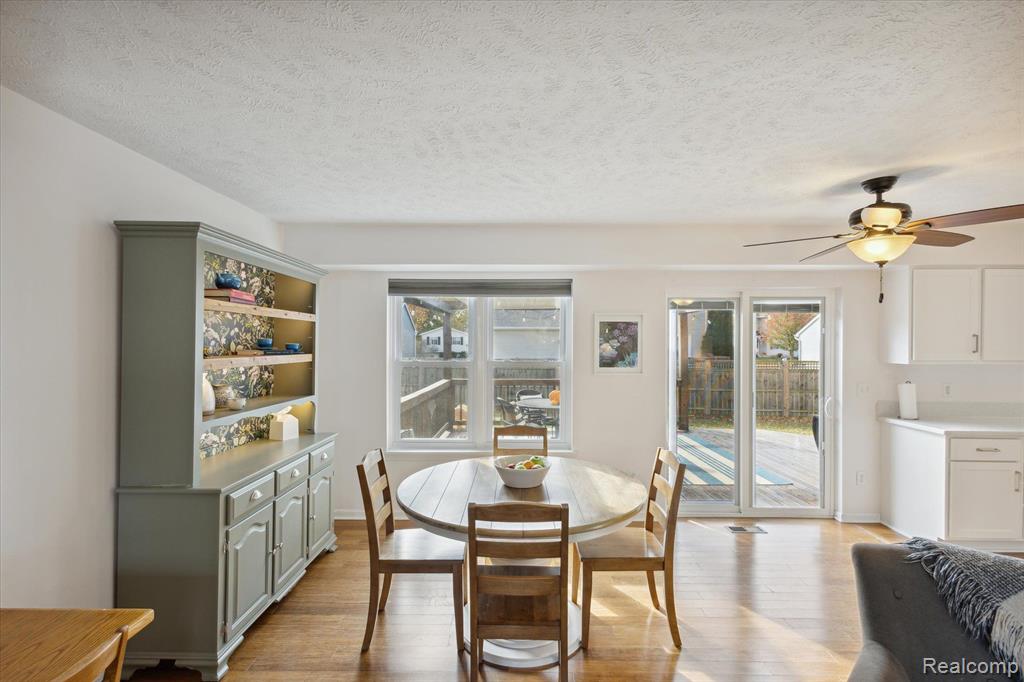 826 CRICKET Crossing, Pinckney, MI 48169 — Photo 8