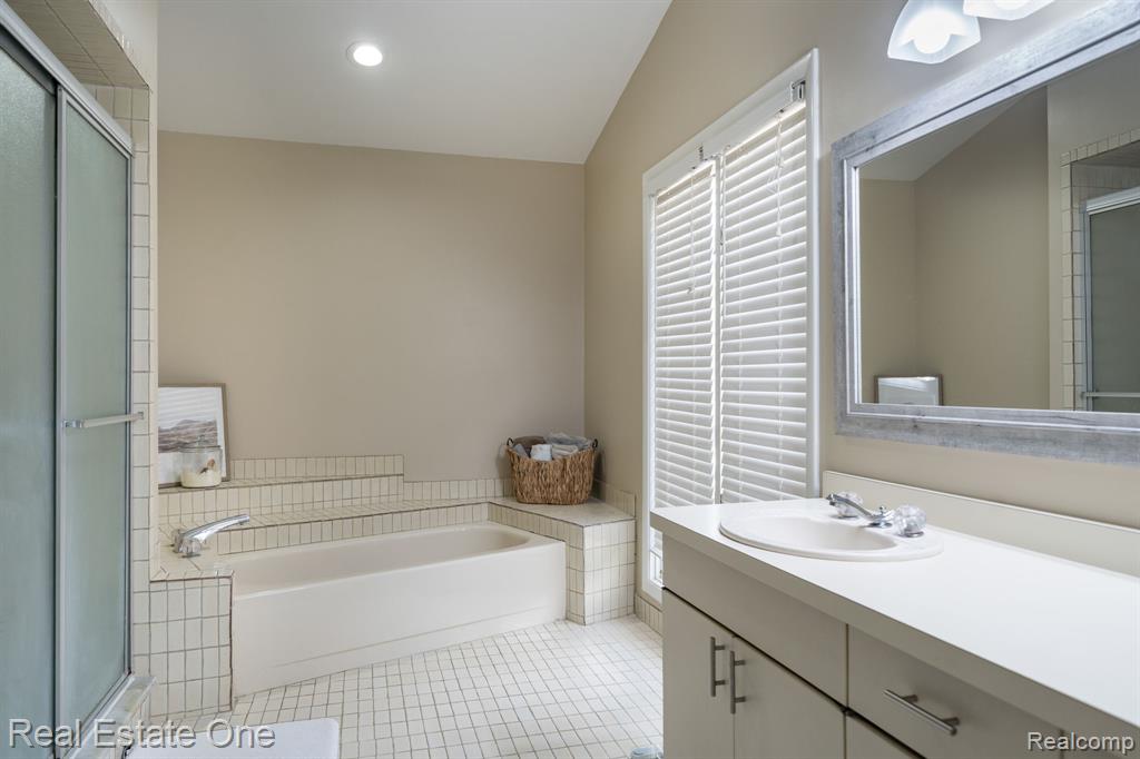 6464 Deer Ridge Drive, Clarkston, MI 48348 — Photo 29