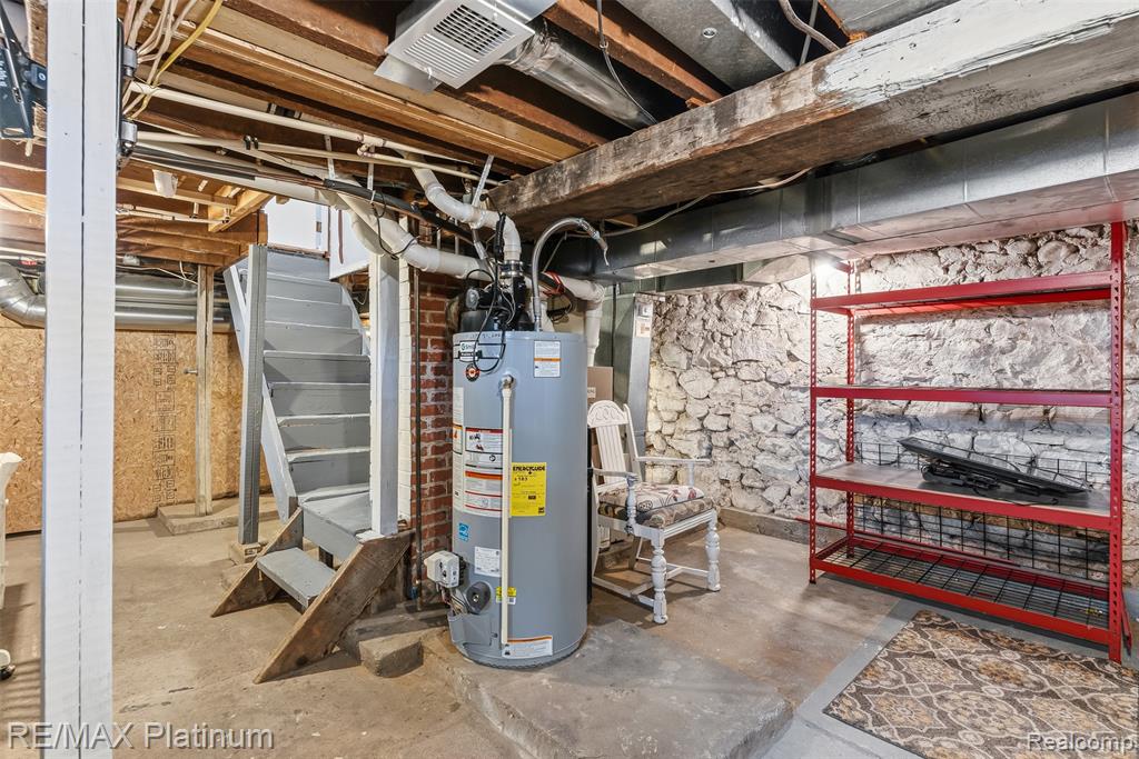 315 S West Street, Fenton, MI 48430 — Photo 36
