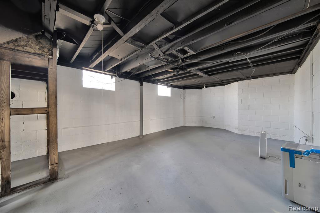 8550 W OUTER Drive, Detroit, MI 48219 — Photo 22