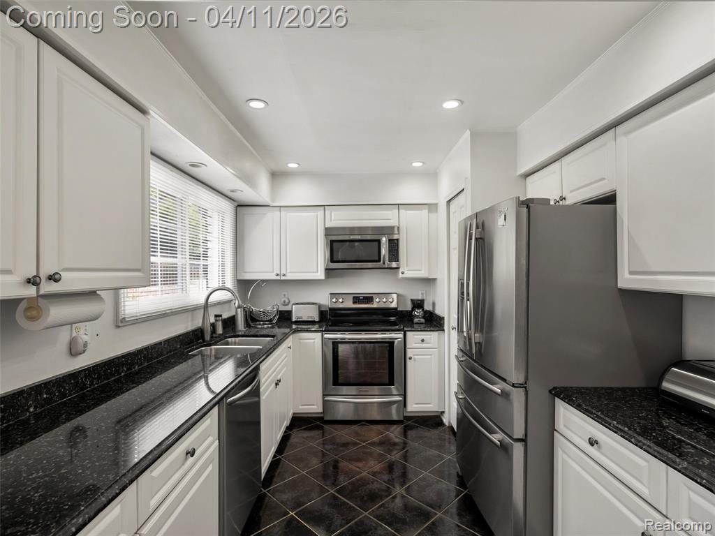 42881 Inverness Court, Northville, MI 48168 — Photo 6
