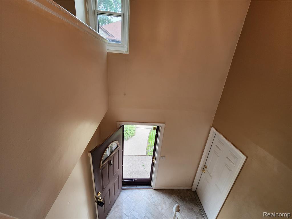 19400 W 11 Mile Road, Lathrup Village, MI 48076 — Photo 10