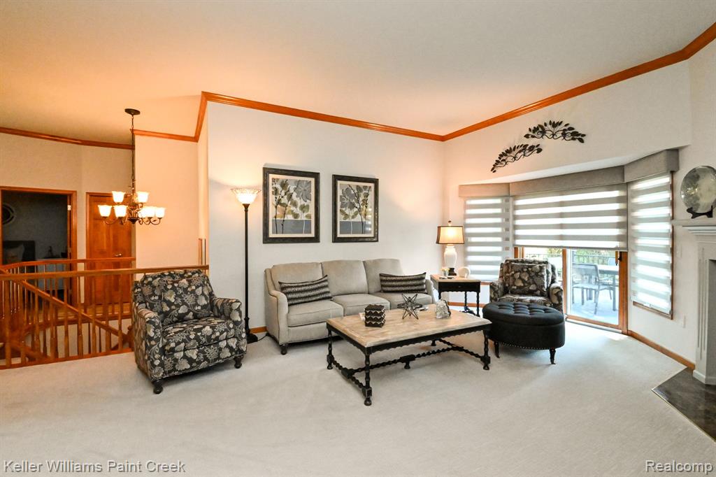 4442 WISTERIA Court, Warren, MI 48092 — Photo 7