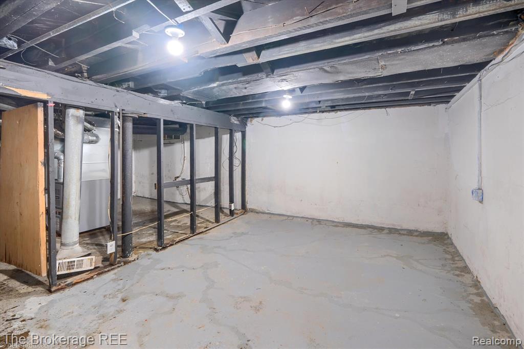 808 N Chevrolet Avenue, Flint, MI 48504 — Photo 25